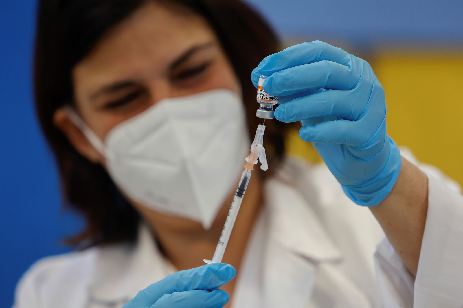 El Congreso recomienda mayor transparencia en la adquisición de las vacunas