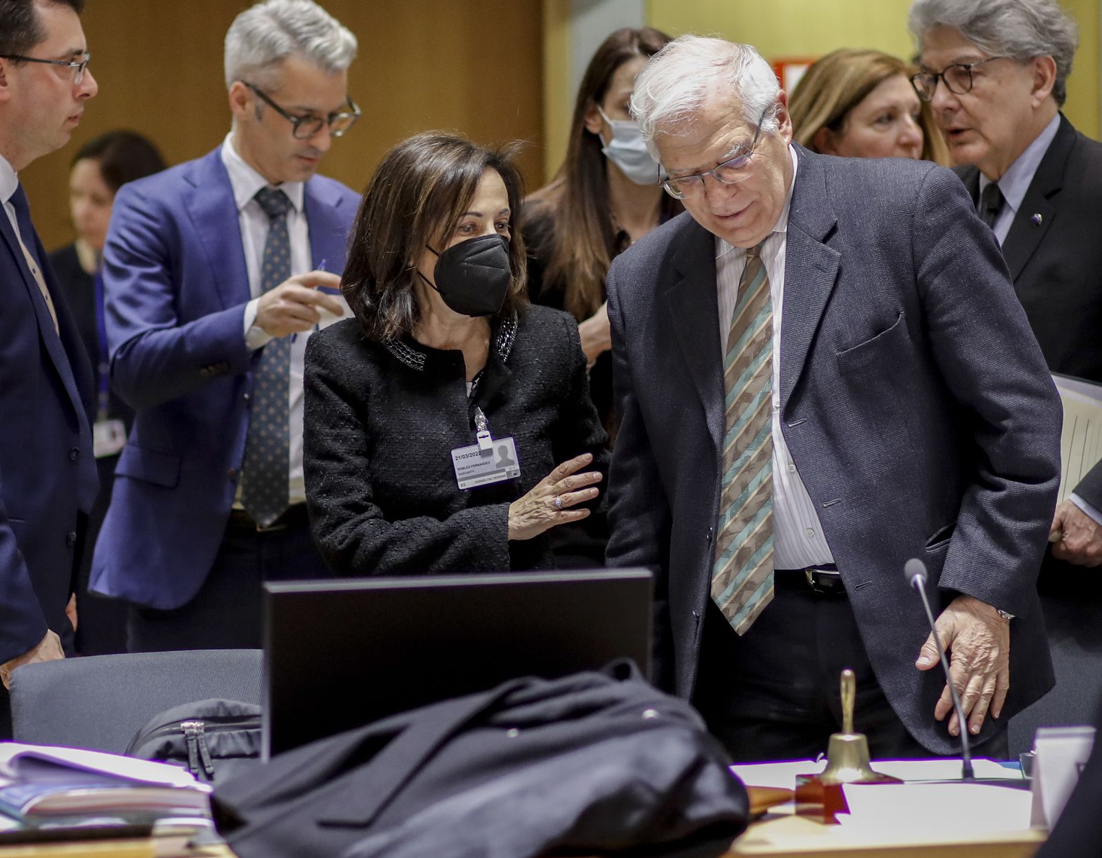 La UE financiará más armas para Ucrania y evalúa sancionar la energía rusa