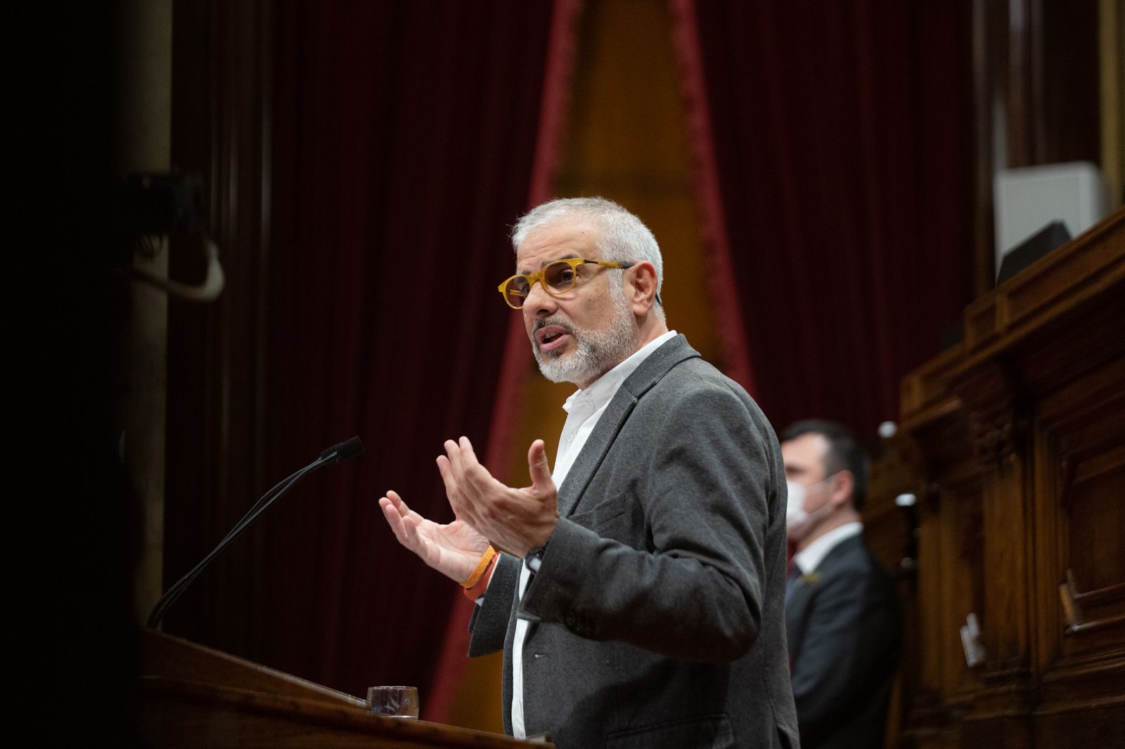 Imagen de archivo - El líder de Cs en Catalunya, Carlos Carrizosa, interviene en el pleno del Parlament de Cataluña.