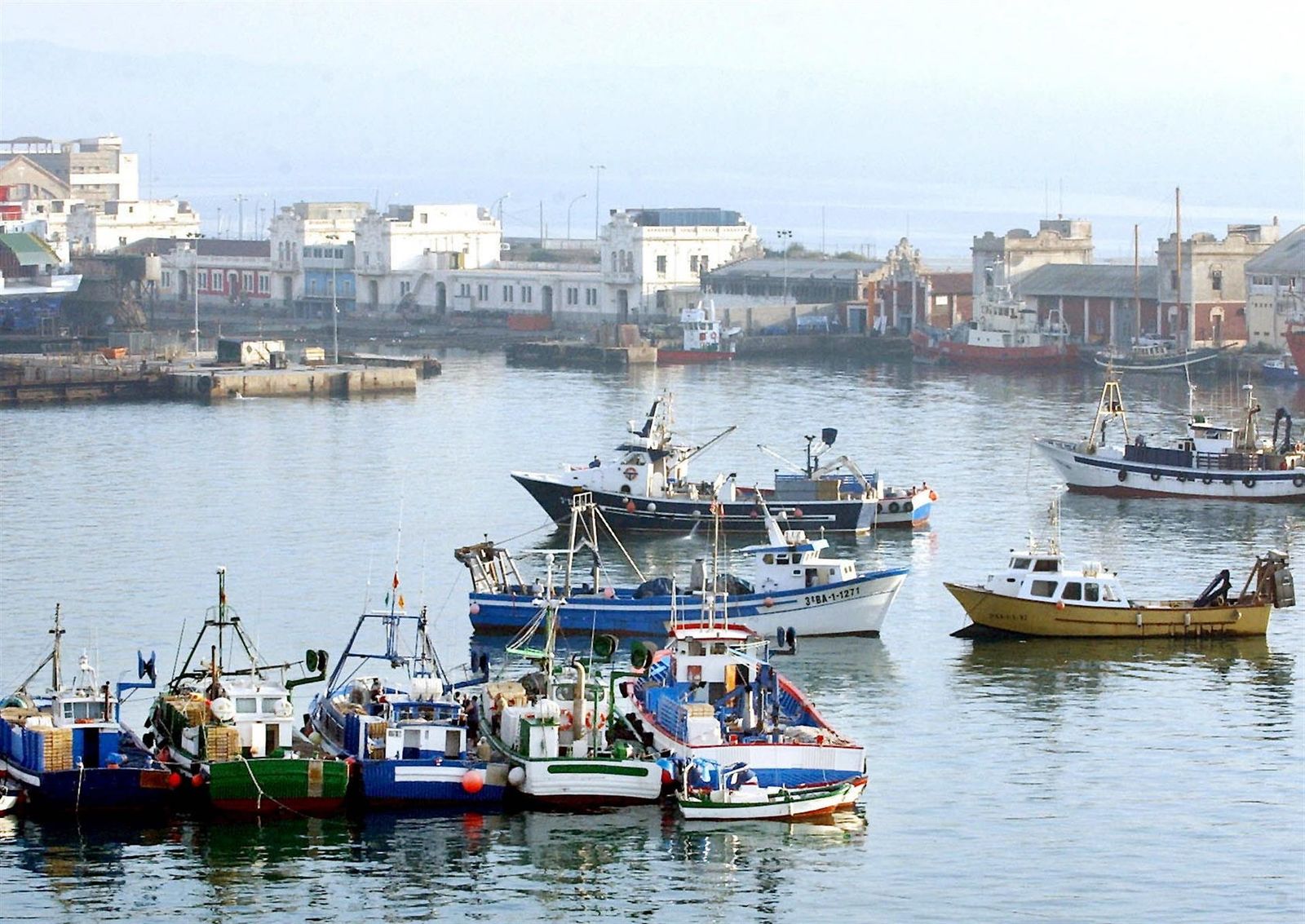 La flota pesquera española permanecerá amarrada hasta el próximo miércoles