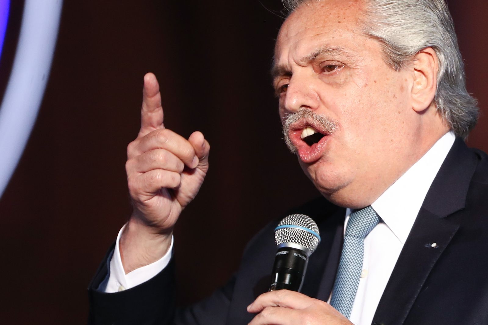 Argentina ratifica el compromiso con el programa del FMI antes de la votación clave