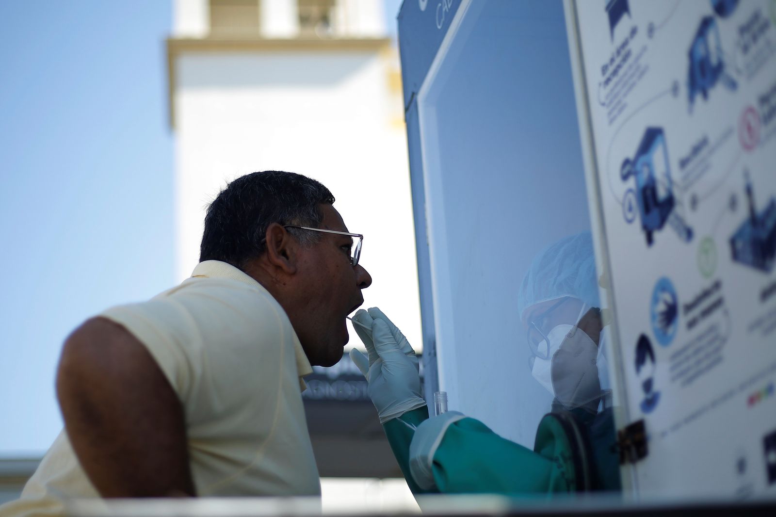 Una ONG salvadoreña pide frenar la entrega de un antiparasitario para tratar la covid-19