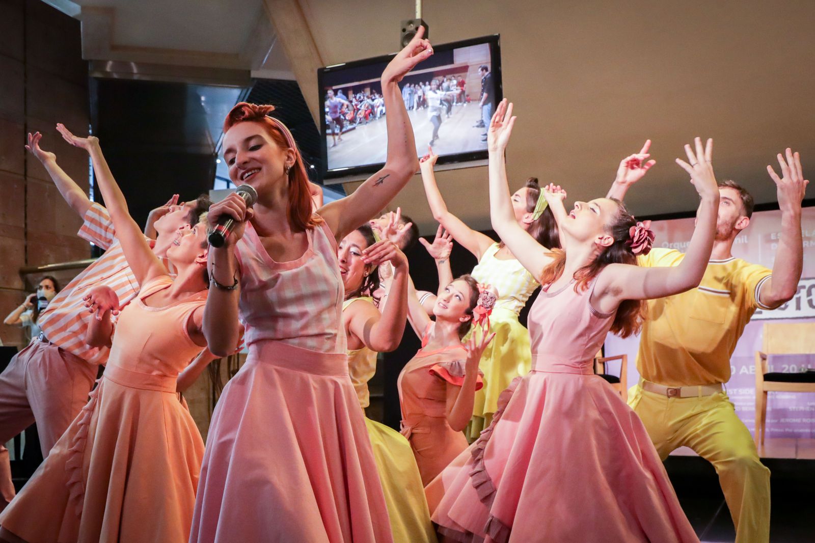 Una versión colorida y juvenil de "West Side Story" llega en abril a Uruguay