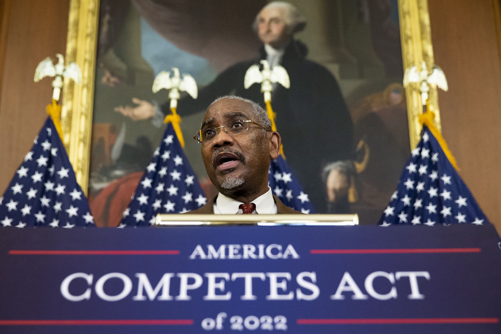 Legisladores de EE.UU. y España, preocupados por la desinformación en español